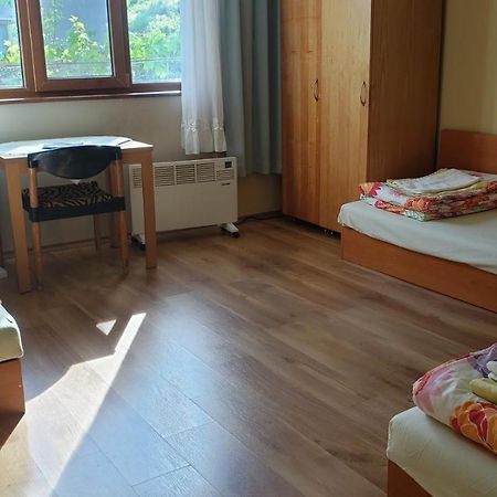 Mihaela Lake Retreat Yuvalar エクステリア 写真