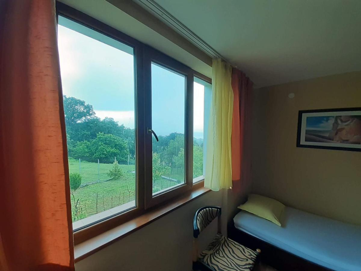 Mihaela Lake Retreat Yuvalar エクステリア 写真