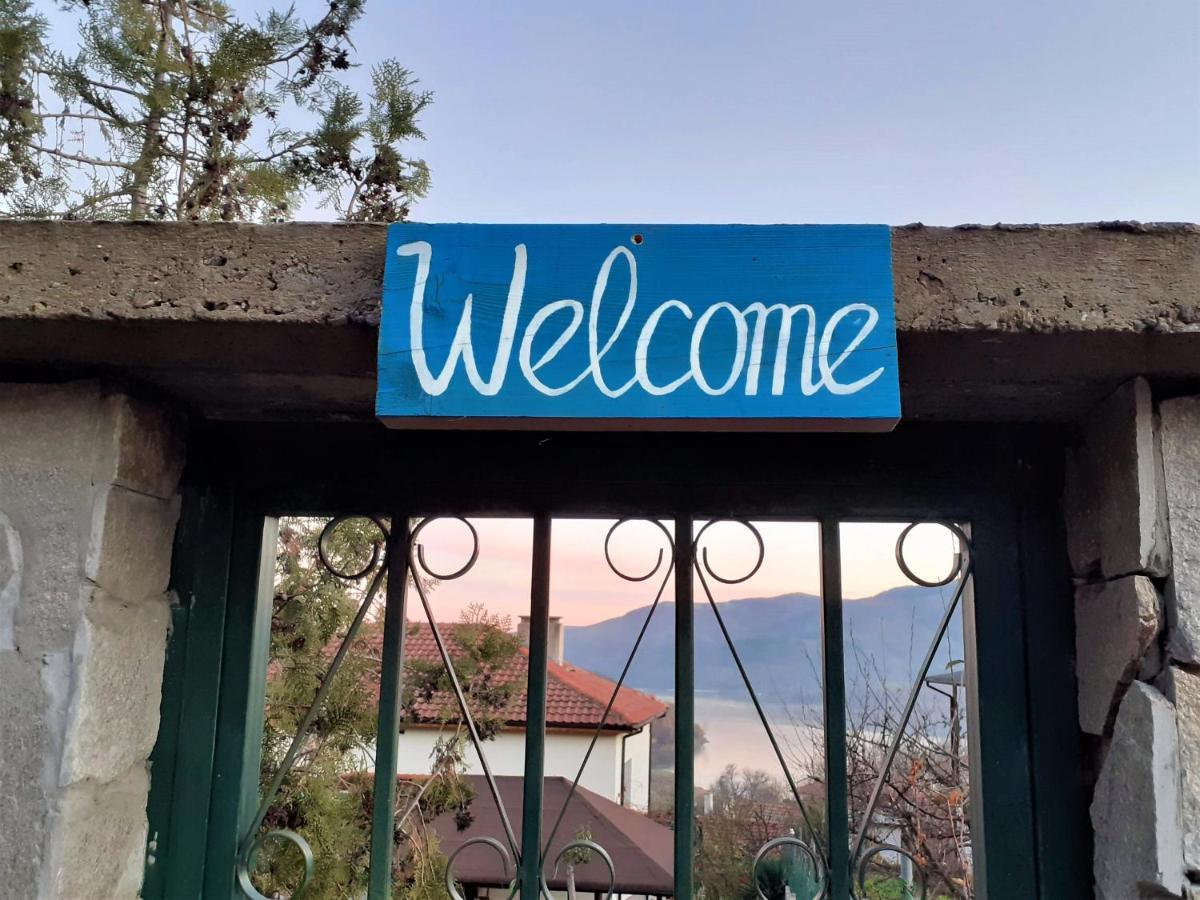 Mihaela Lake Retreat Yuvalar エクステリア 写真